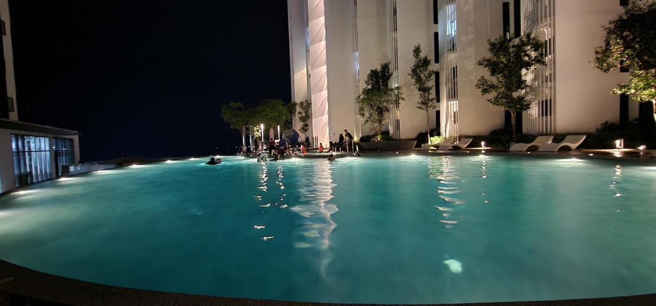 The Shore Ns Studio Suites Sea View Kota Kinabalu Esterno foto