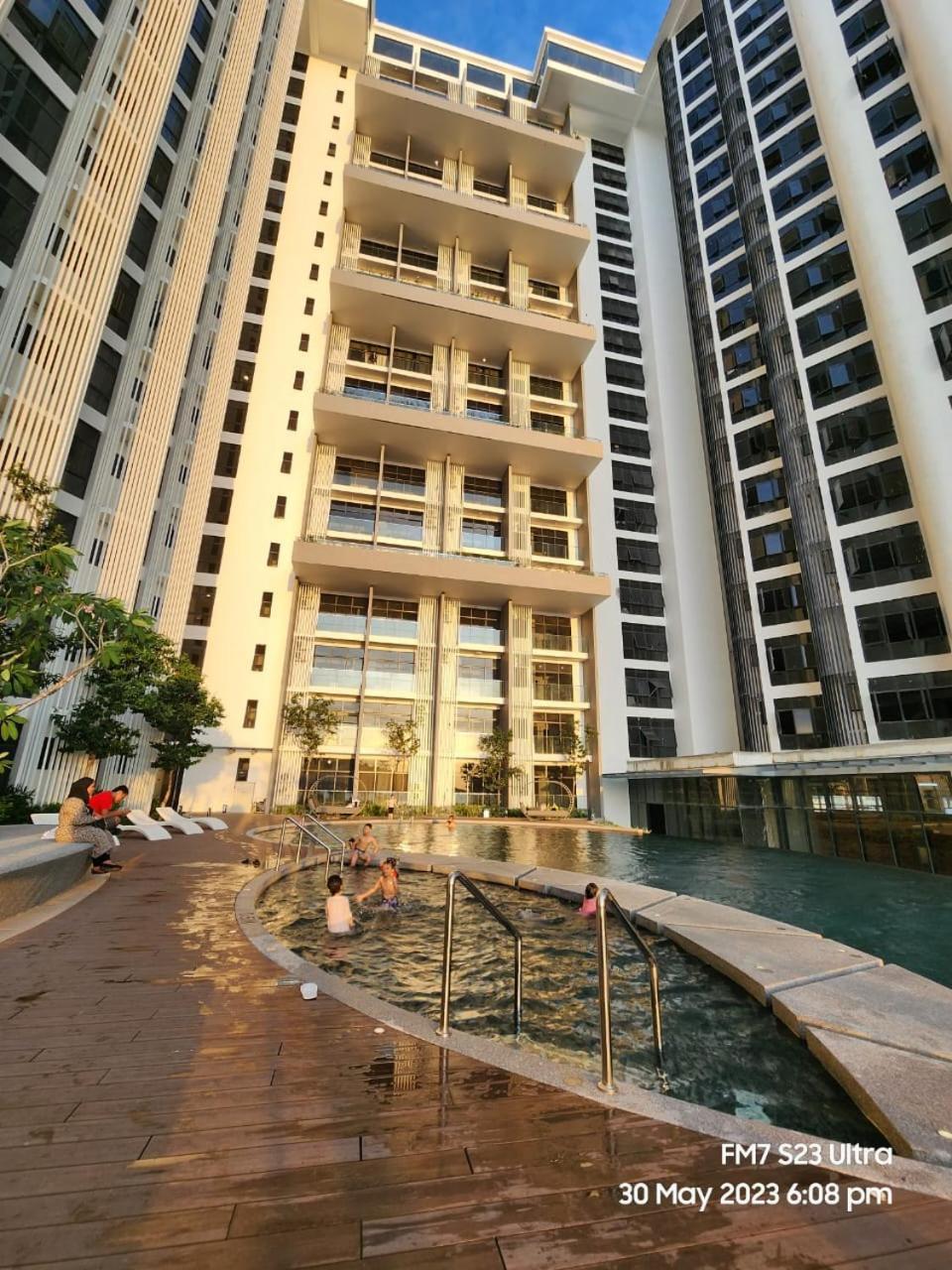 The Shore Ns Studio Suites Sea View Kota Kinabalu Esterno foto